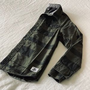 !!! BOYS !!! Button Down Shirt